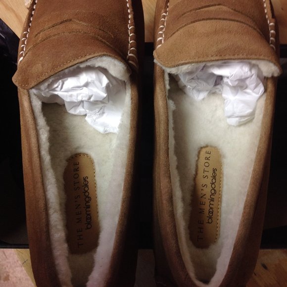 Bloomingdale's Men's Tan Suede Moc Toe Loafers/Slippers - 12 - New in Box - Picture 2 of 8